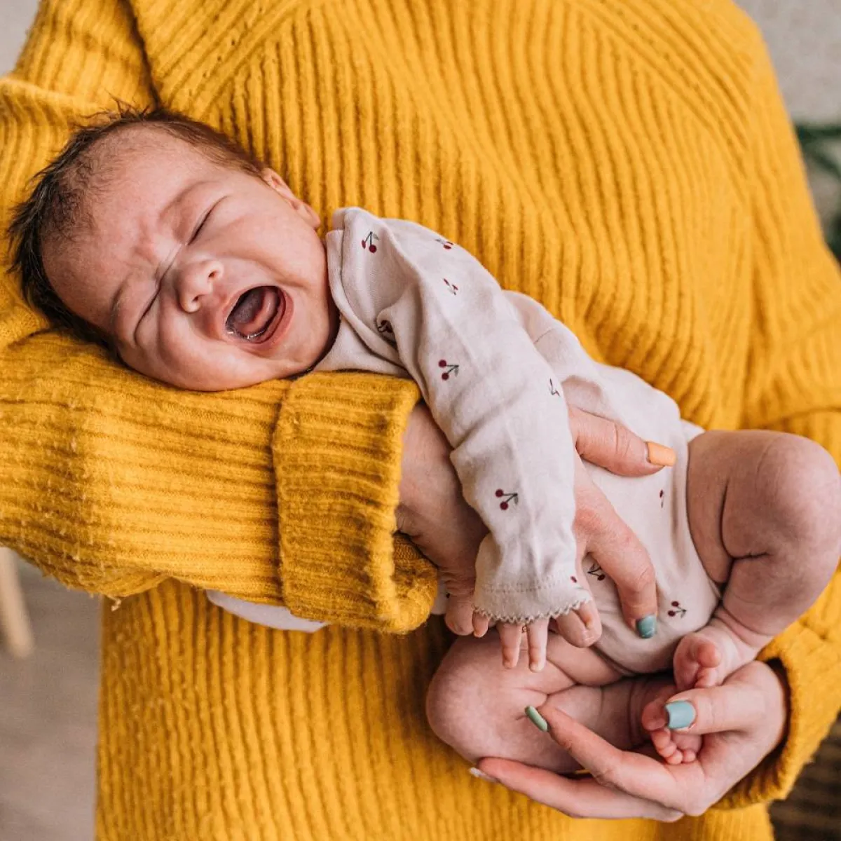 صورة لرضيع يبكي