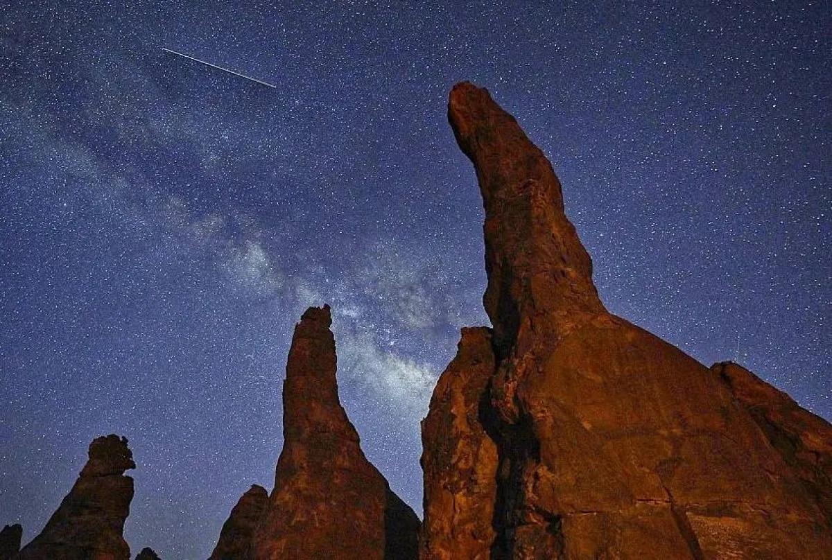 تكون المجرة أكثر وضوحًا في شهر يوليو. الصورة من "واس"
