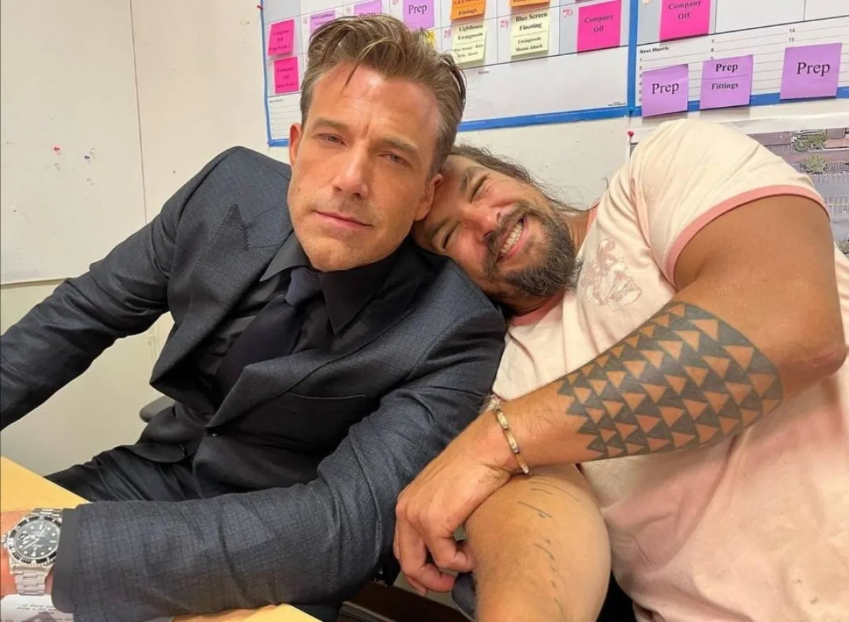 بن أفليك وجيسون موموا- الصورة من حساب جيسون موما pride of gypsies على إنستغرام