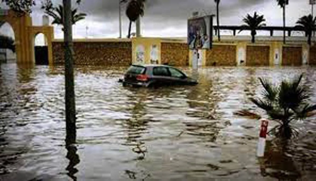 خطوات يجب عليك فعلها إذا تعرضت سيارتك للغرق بمياه الأمطار