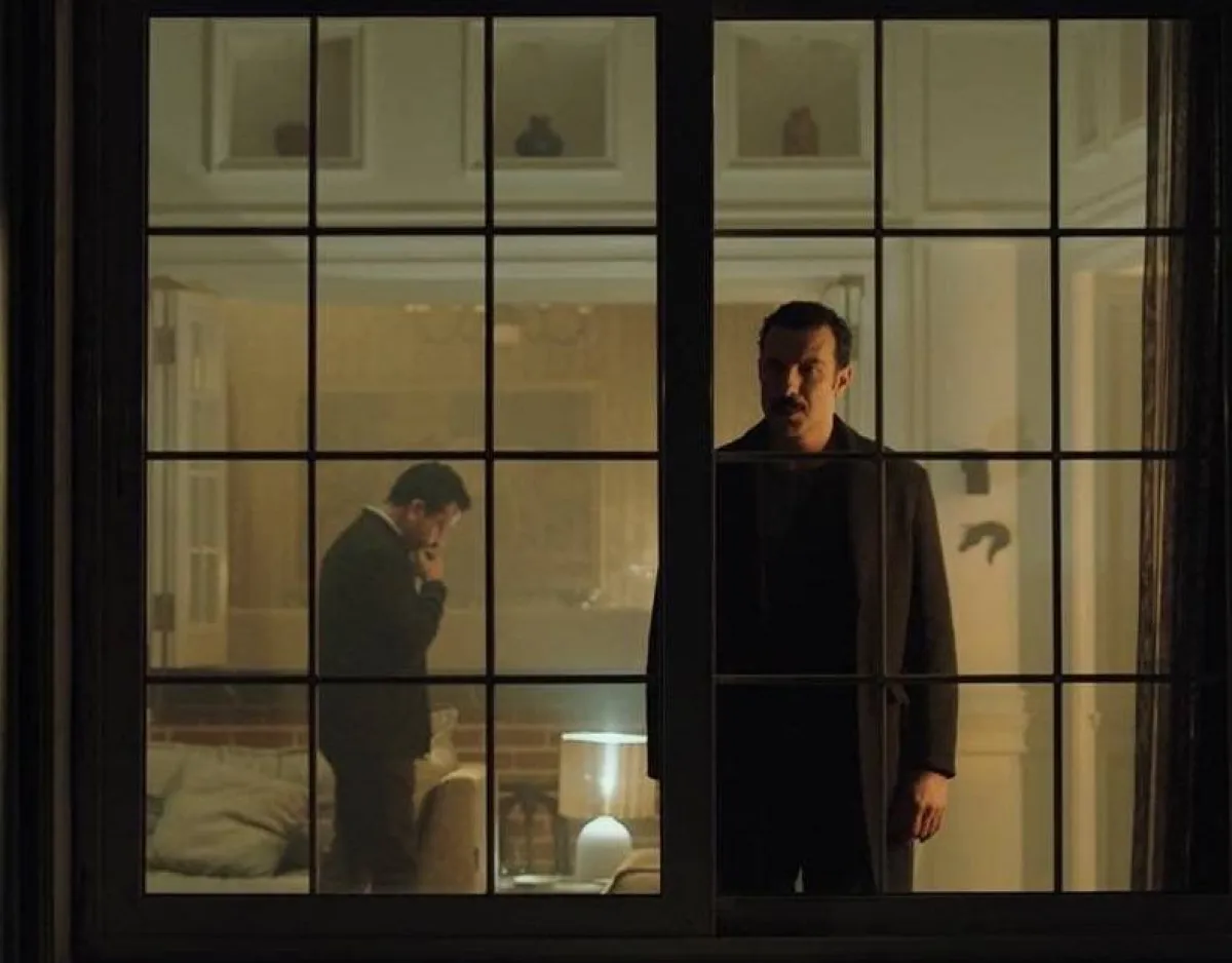 باسل خياط في كواليس مسلسل منعطف خطر صورة من صفحة المخرج السدير مسعود على فيسبوك