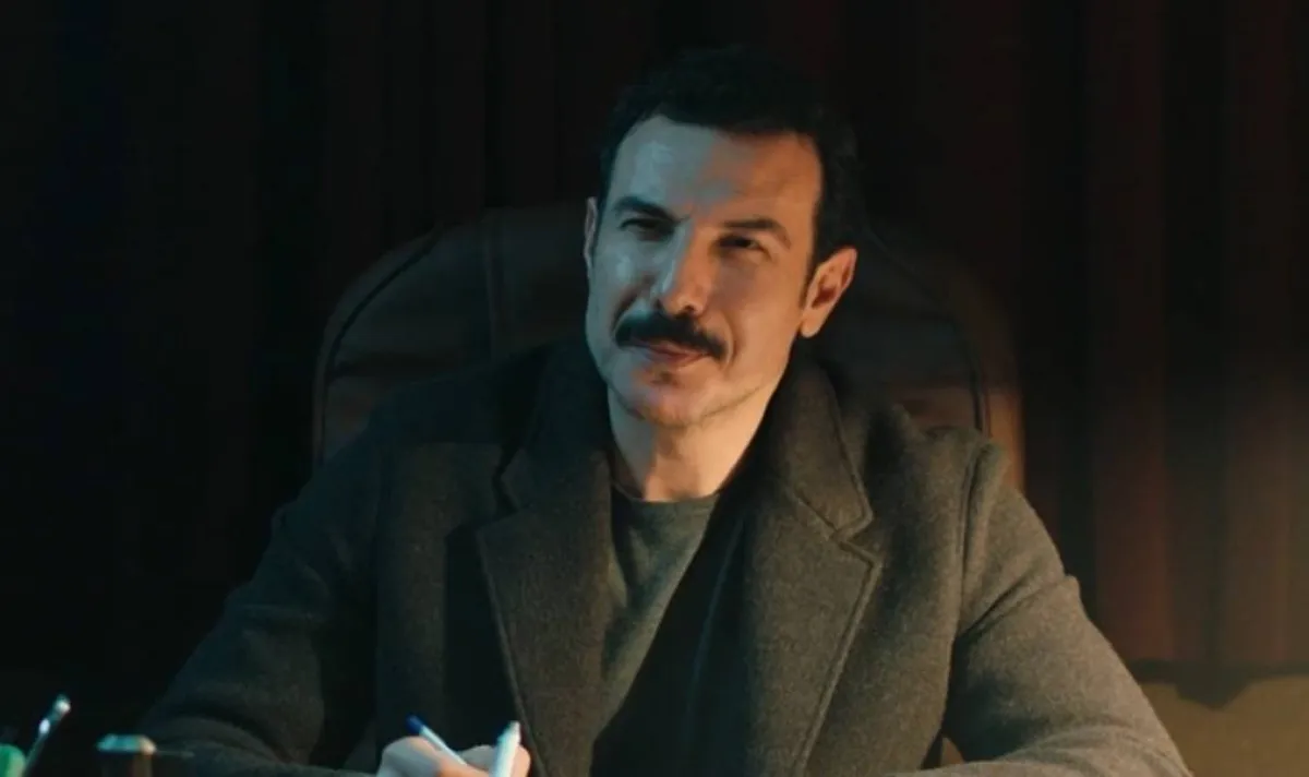 باسل خياط من كواليس مسلسل منعطف خطر - صورة من صفحة شاهد على انستغرام