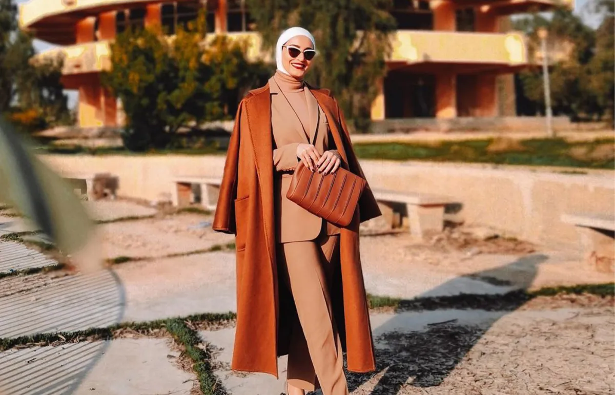 تنسيق دلال الدوب بدرجات اللون الكاكي