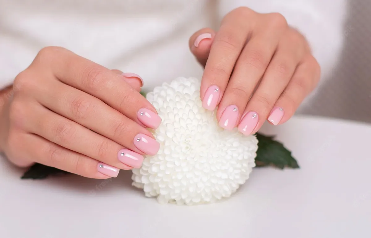 أجمل موديلات المناكير للصيف من إنستغرام