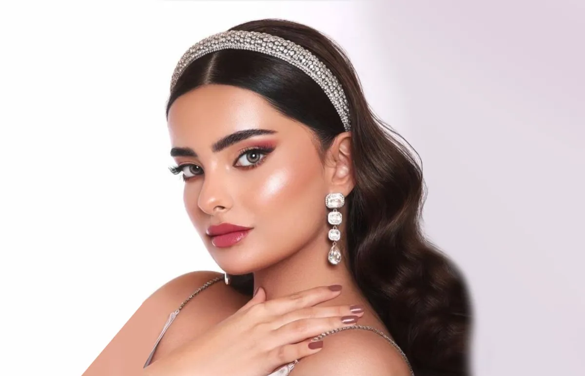 تسريحات شعر مفرود لعروس 2022 الصورة من حسابlamaar.1 على الانستغرام