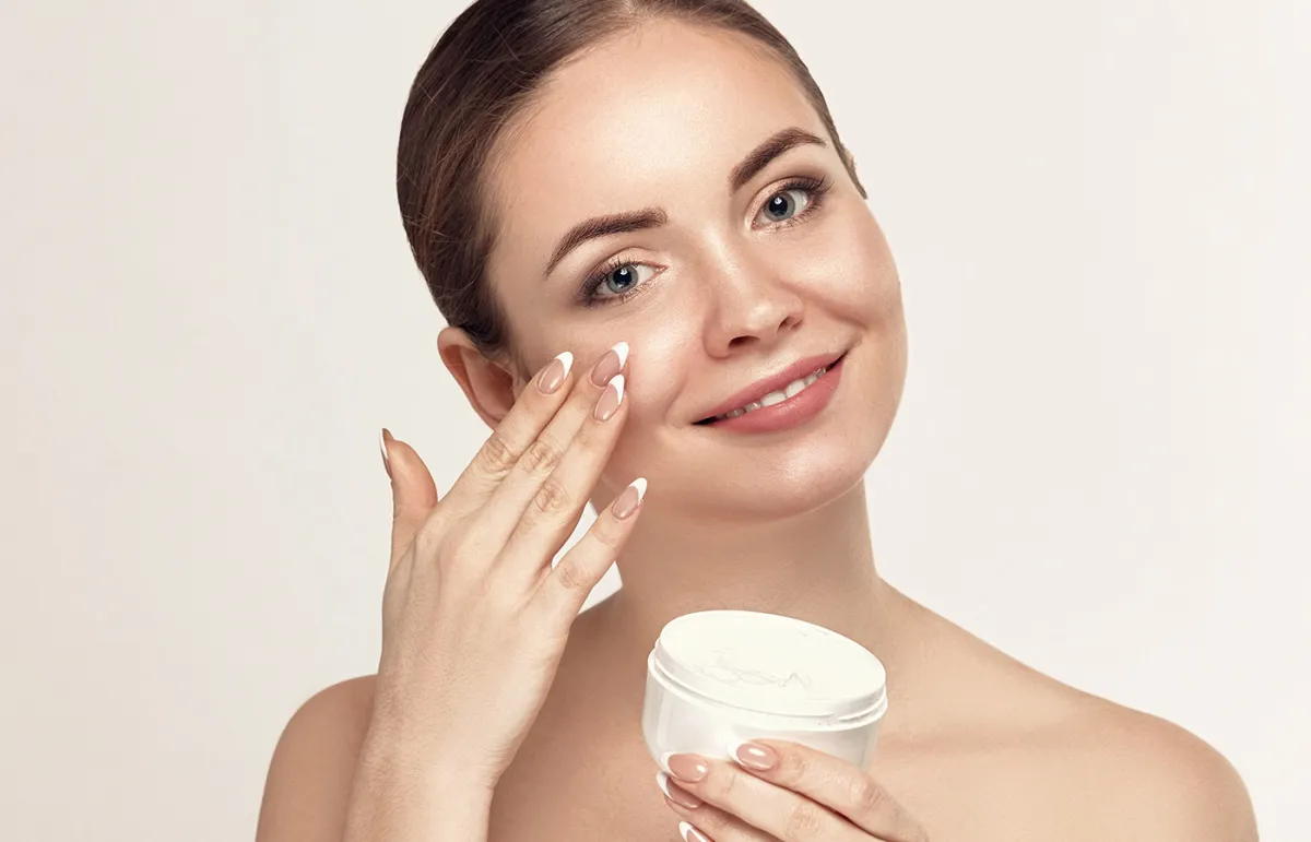 أفضل كريمات شد العين والتخلص من الخطوط الدقيقة