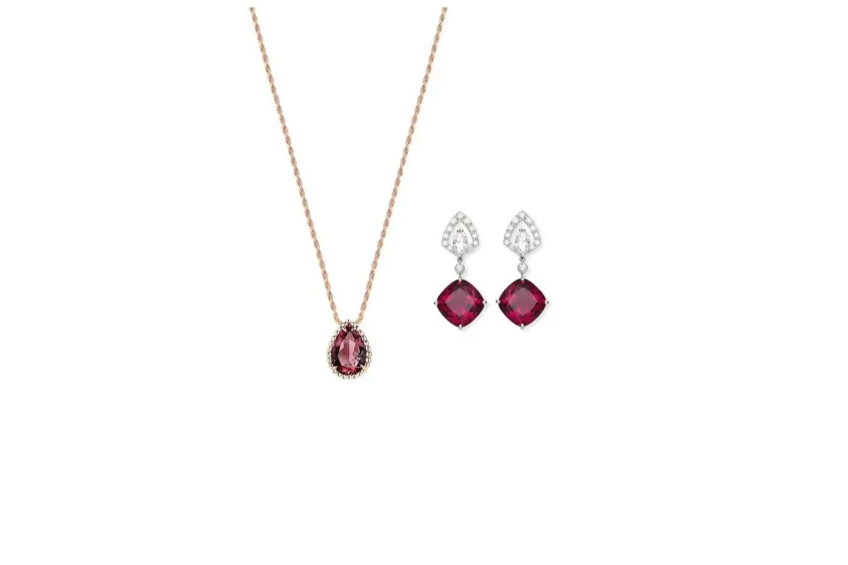 مجوهرات حجر الرودوليت