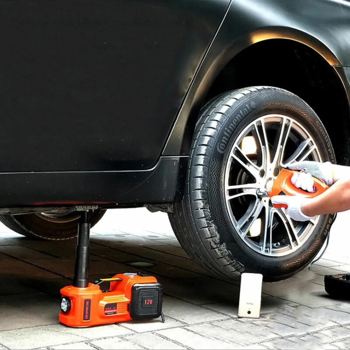 رافعة السيارة من المعدات الهامة