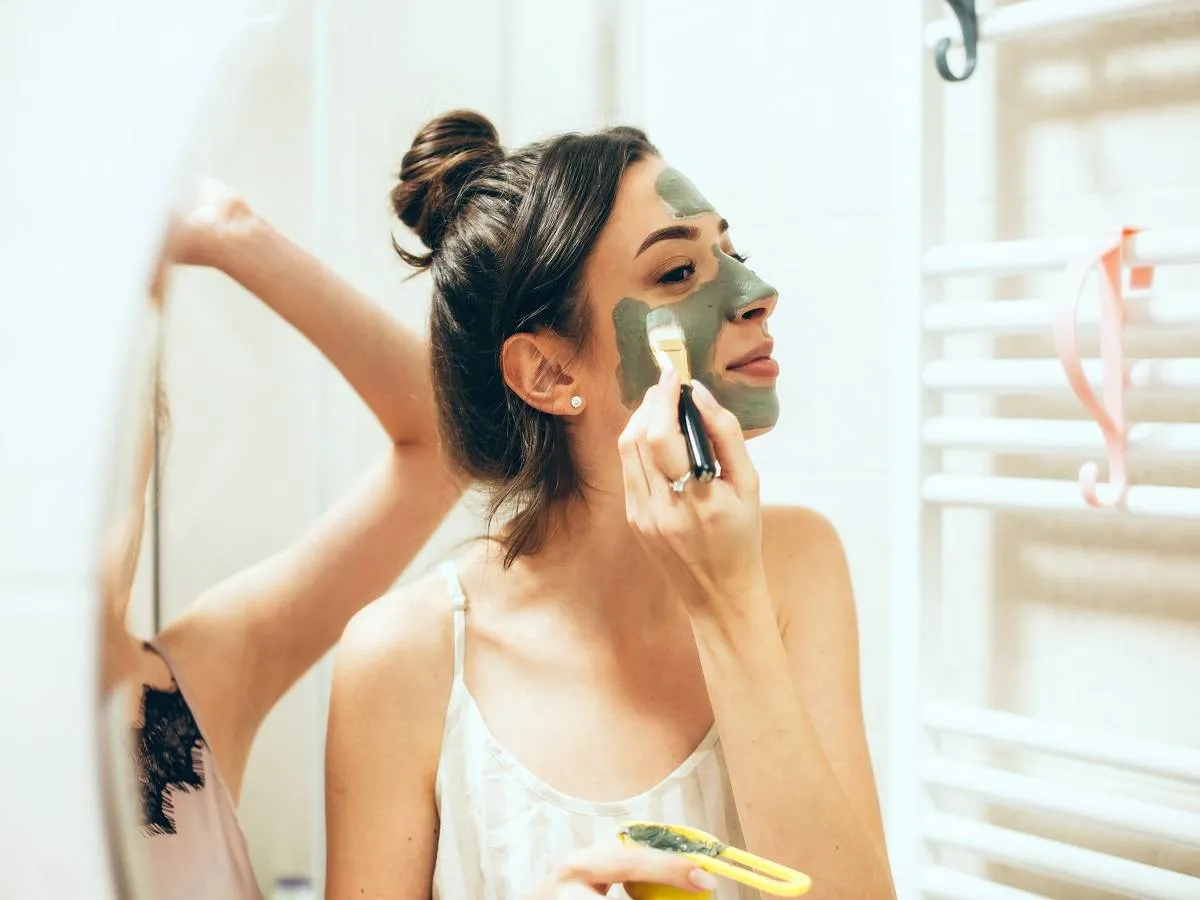 يحتوي الزعتر على فيتامين ج الذي يفتح البشرة ويزيد نضارتها وتوهجها