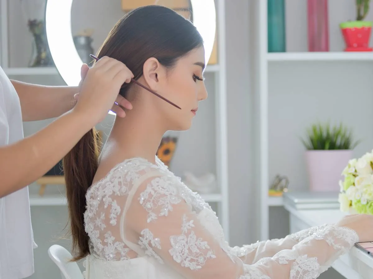 العناية بشعر العروس في شهر العسل