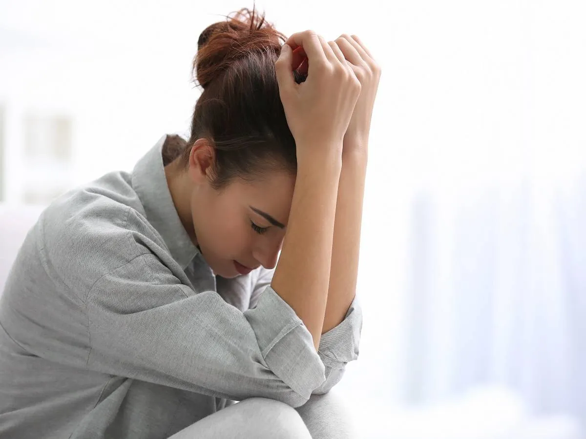 صورة لامرأة تعاني من التوتر