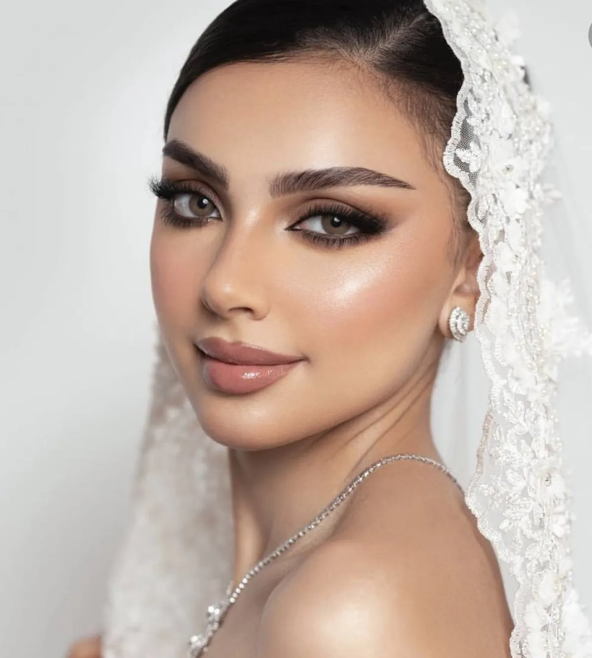 مكياج عروس من خبيرة التجميل السعودية دنا - الصورة من حسابها على الانستغرام donabeauty1