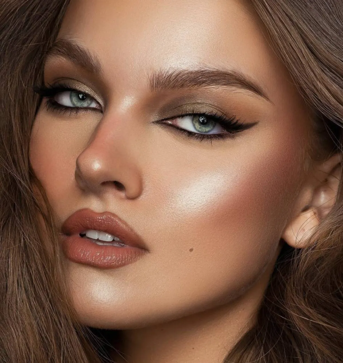 مكياج ترابي من خبيرة  التجميل السعودية مروى محمد - الصورة من حسابها على الانستغرام marwaa_mua