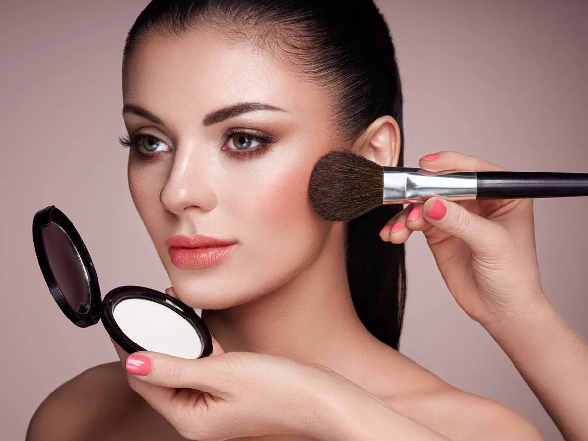 كيفية نحت الوجه بالمكياج