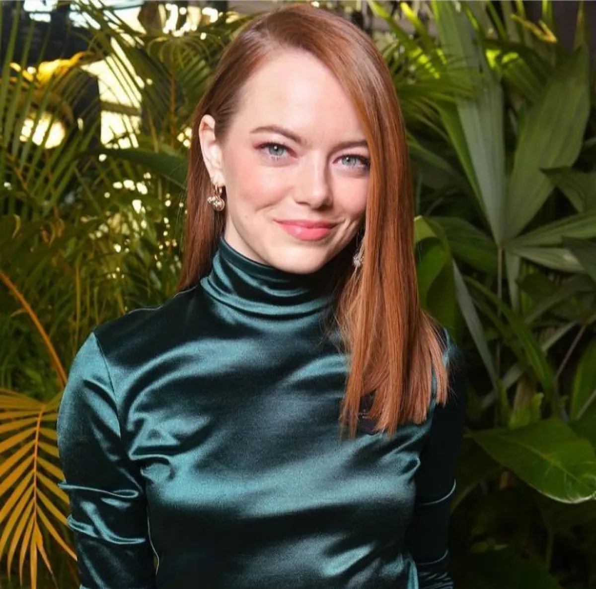 تسريحات شعر منسدلة من إيما ستون