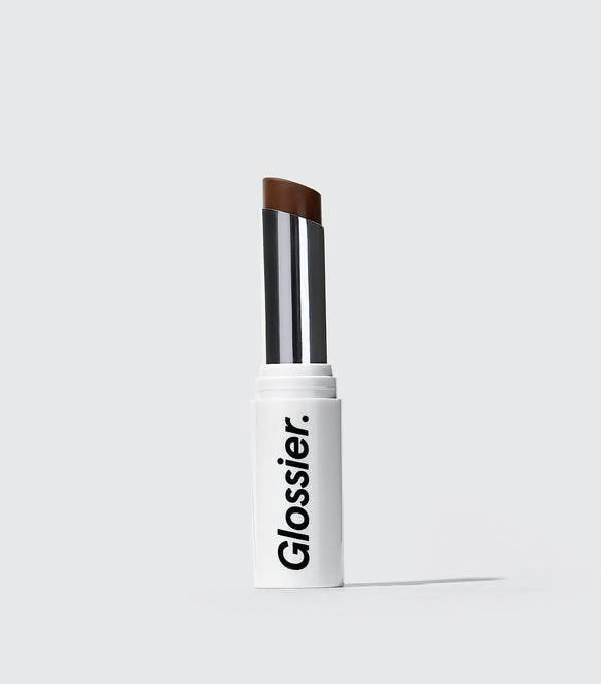 أنواع أحمر شفاه بني داكن