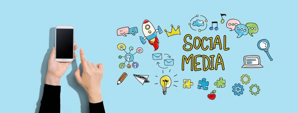 مدراء وسائل التواصل الاجتماعي يصعون خططًا إستراتيجية ويساعدون في تطوير المحتوى