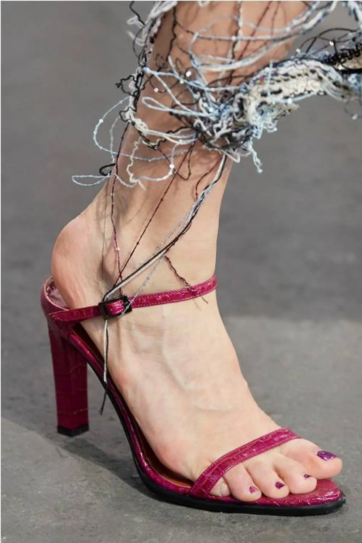 حذاء باللون الفوشيا من ميسوني   Missoni