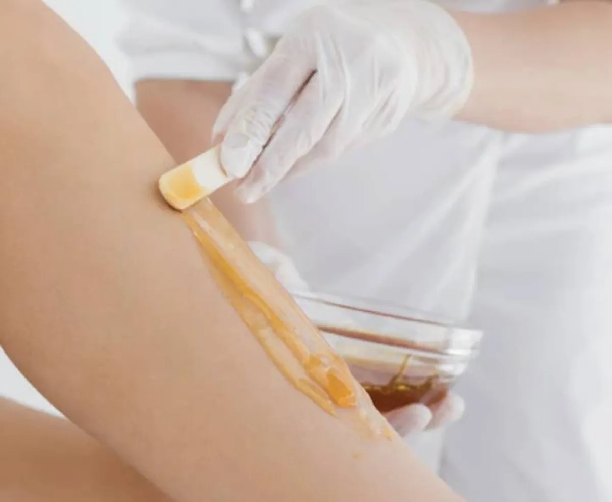 طريقة استخدام الشمع البرازيلي للجسم