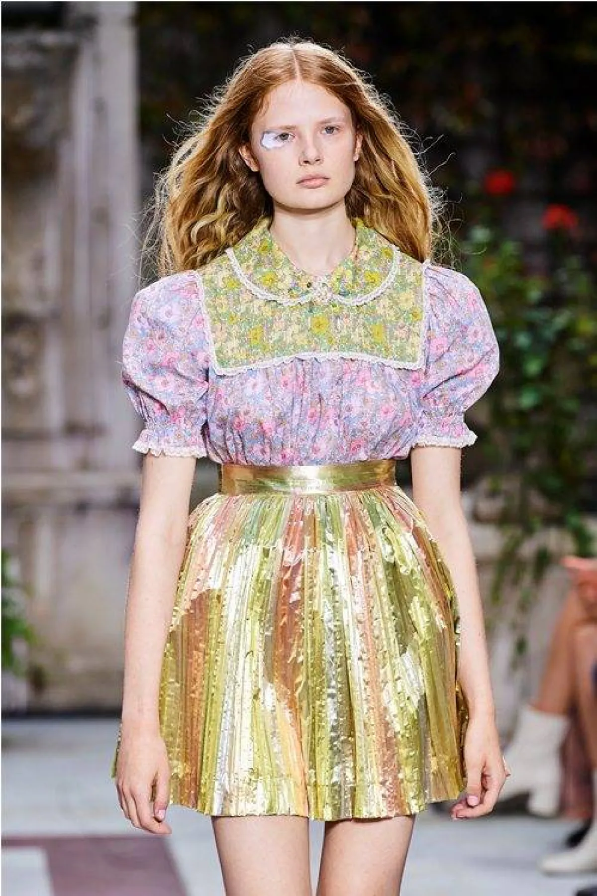 تنورة براقة من بول وجو  Paul & Joe