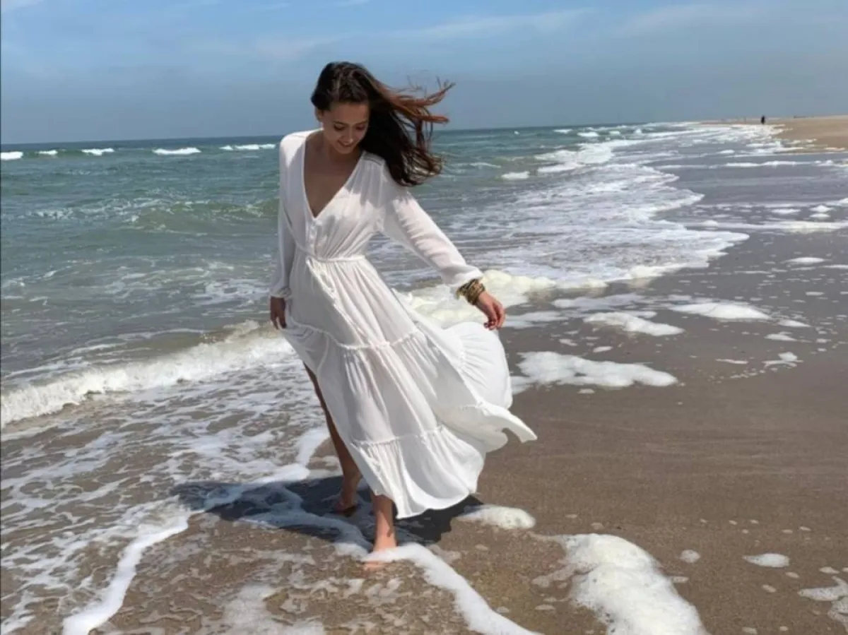 الفستان الأبيض