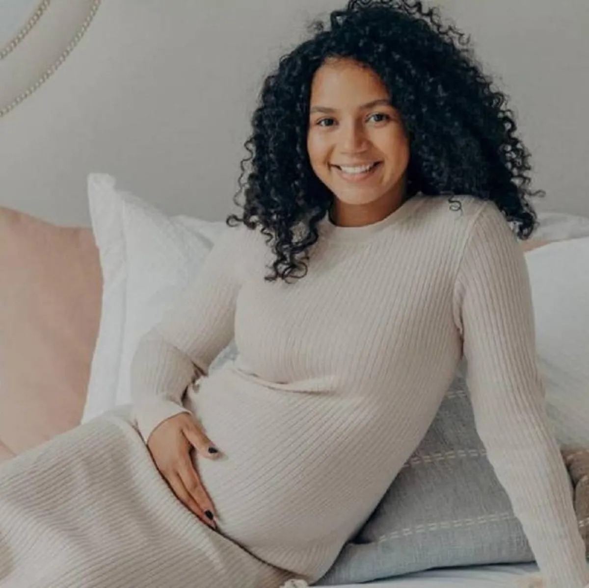 صورة لحامل في السابع