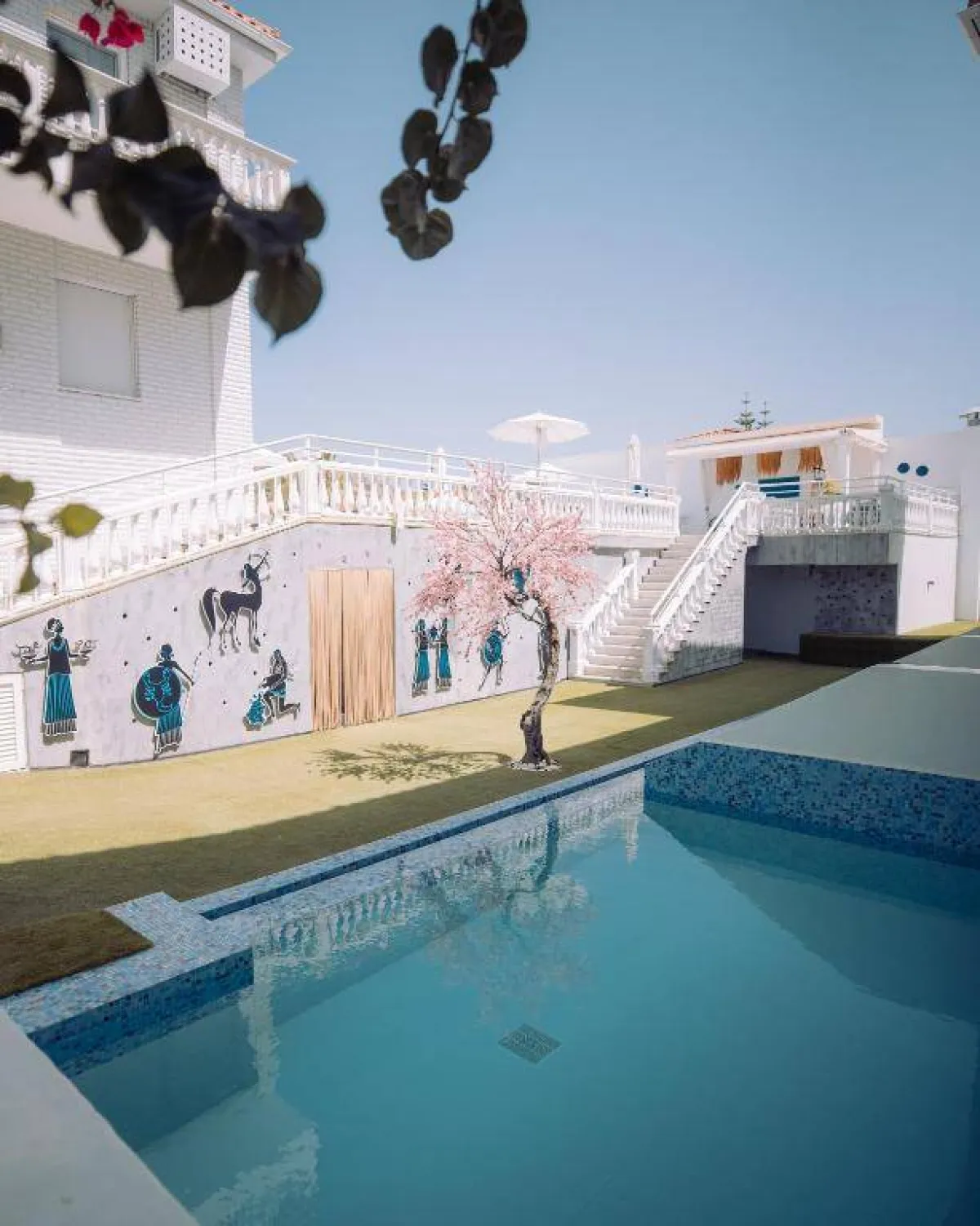 لقطة لحوض السباحة في فندق ميندروس بوتيك آند سبا 