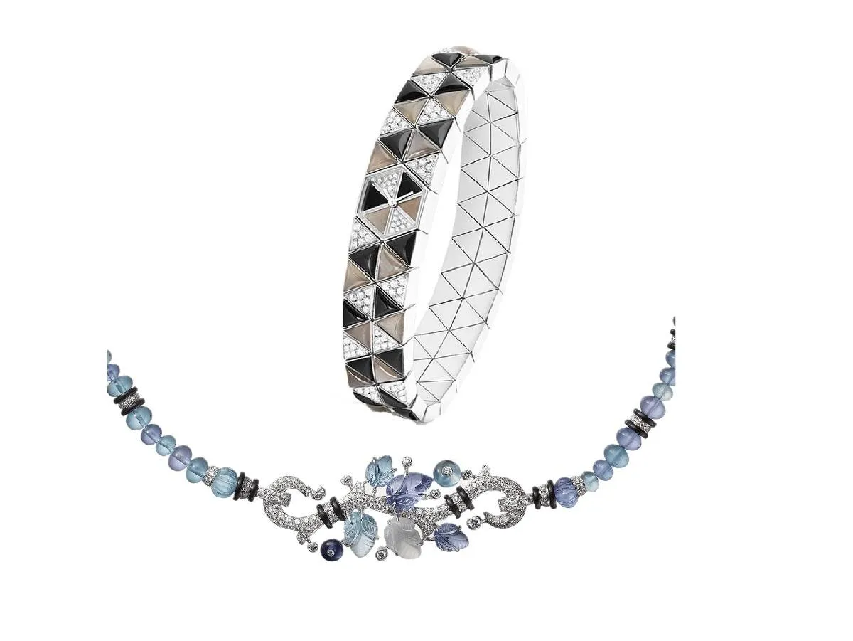 مجوهرات مرصعة بأحجار القمر الملونة