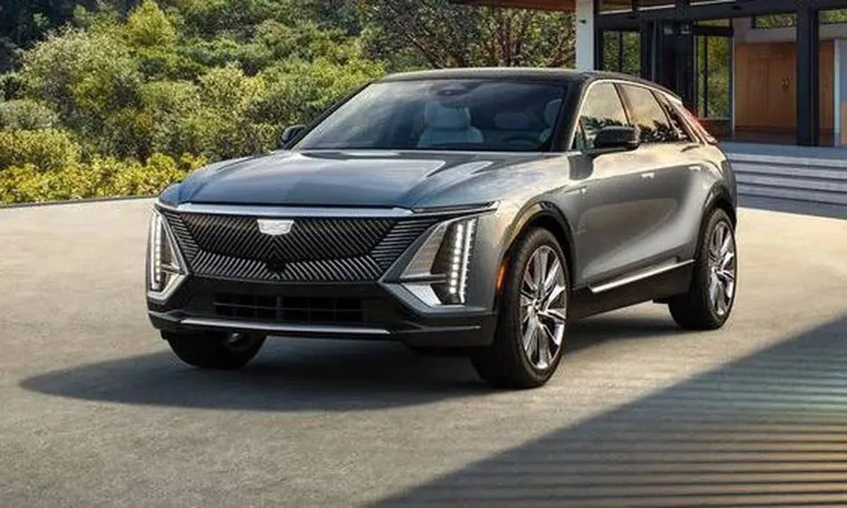 كاديلاك تكشف عن نسختها الكهربائية لأحد طرازاتها