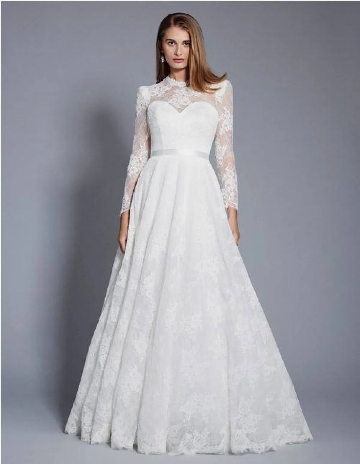 فستان زفاف مطرّز، من كاستيجليانو Castigliano