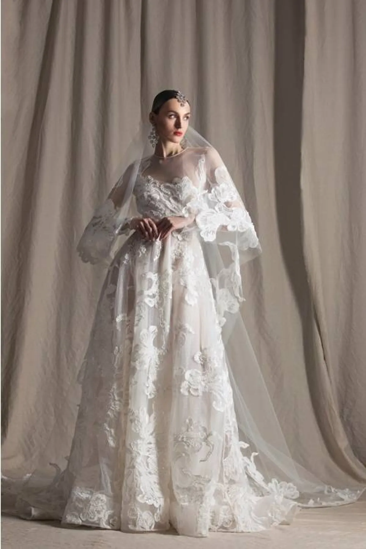 فستان زفاف مطرّز، من نعيم خان Naeem Khan