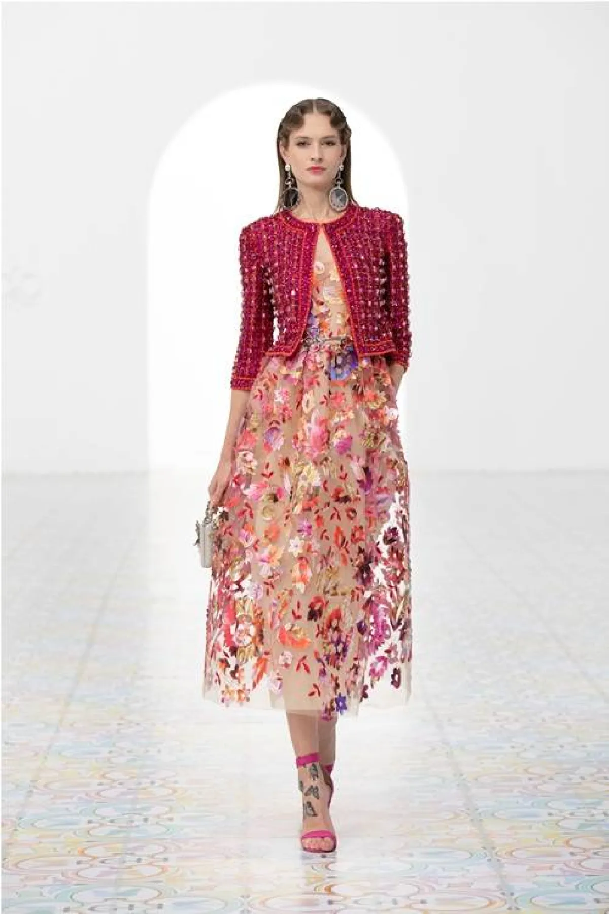 فستان سهرة شيفون ودانتيل من جورج حبيقة   Georges Hobeika