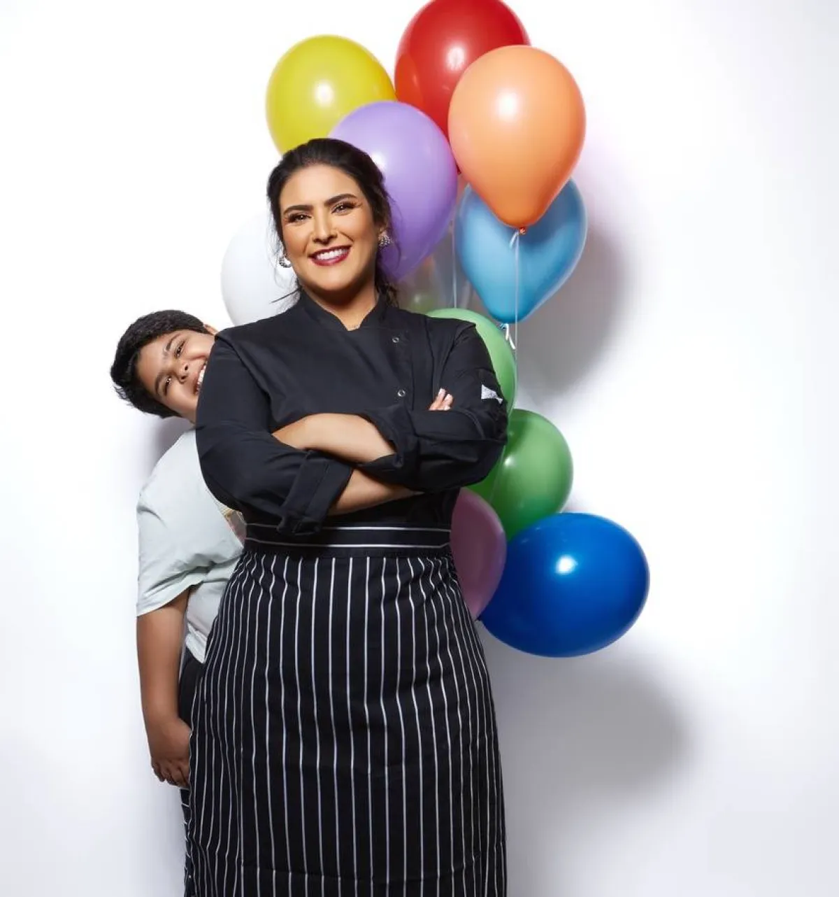 صوة لهنوف البلهان مع ابنها