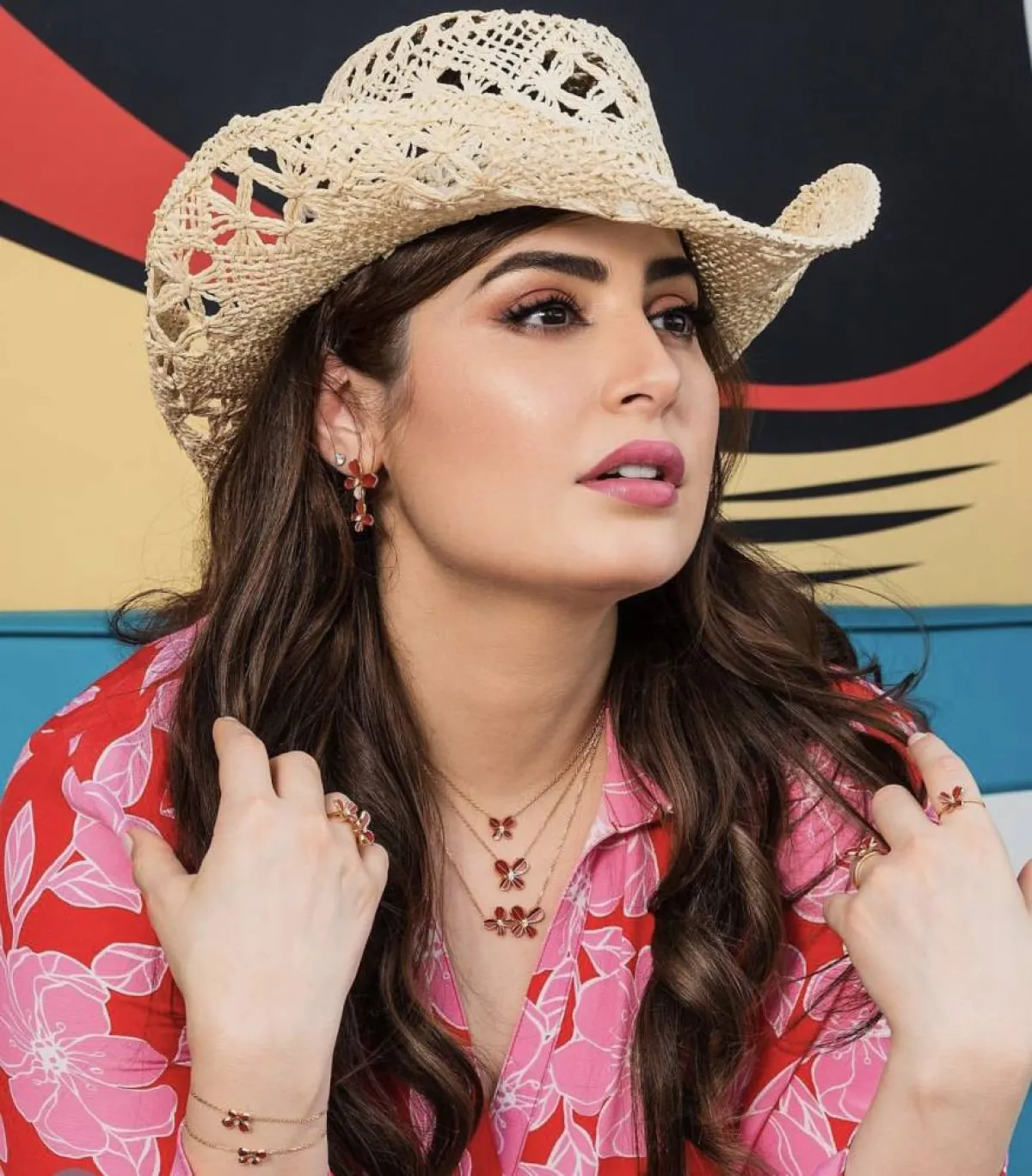 رؤى الصبان بمجوهرات سمرة دبي-الصورة من حساب النجمة على انستغرام