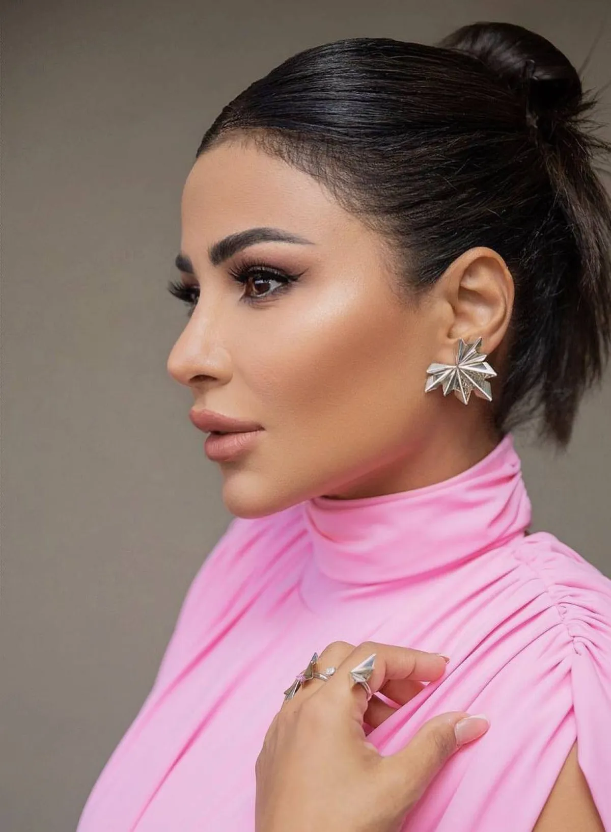 مهيرة عبدالعزيز بمجوهرات نهى عباسي-الصورة من حساب النجمة على انستغرام