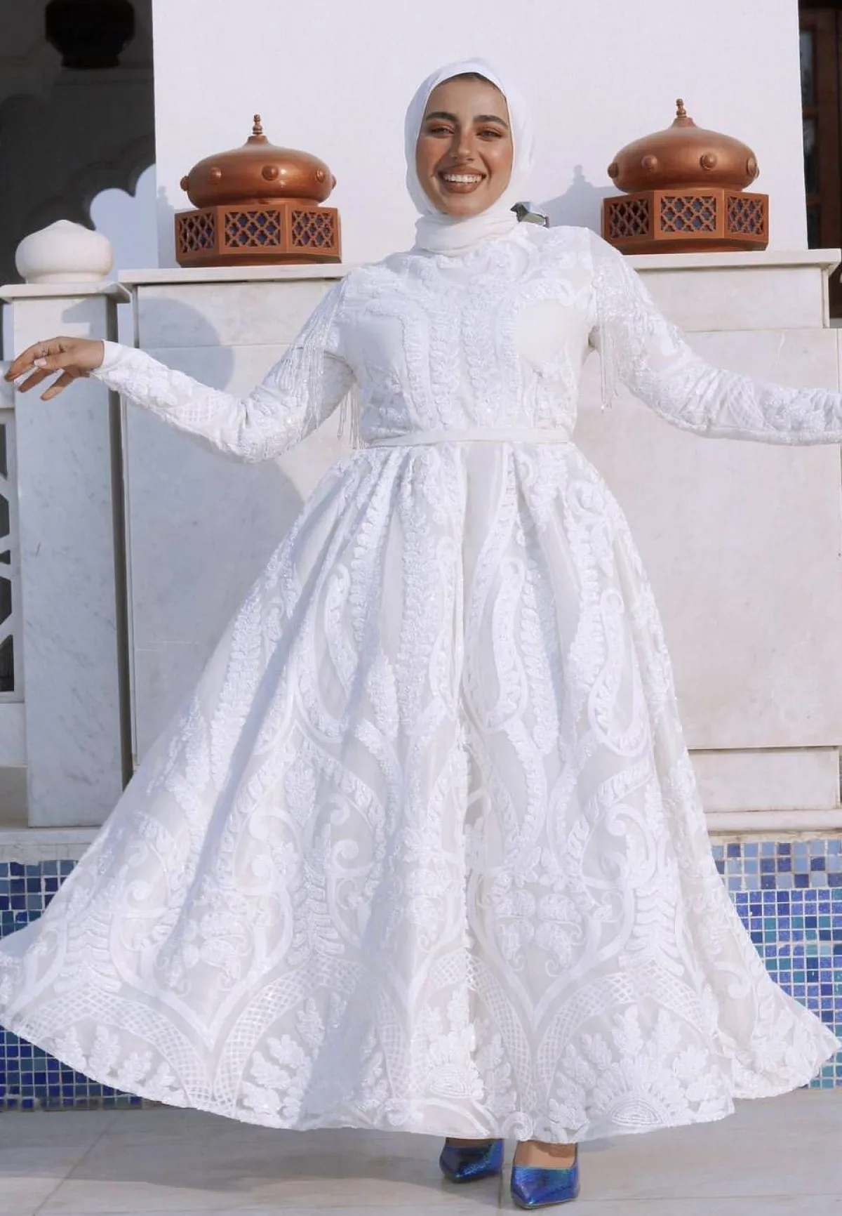 هدير عاطف بفستان ابيض منفوش