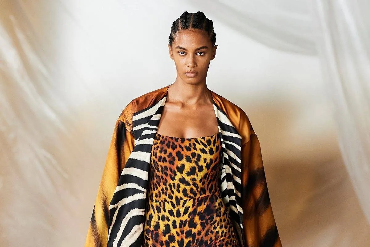 الجمبسوت المزيّن بالنقوش