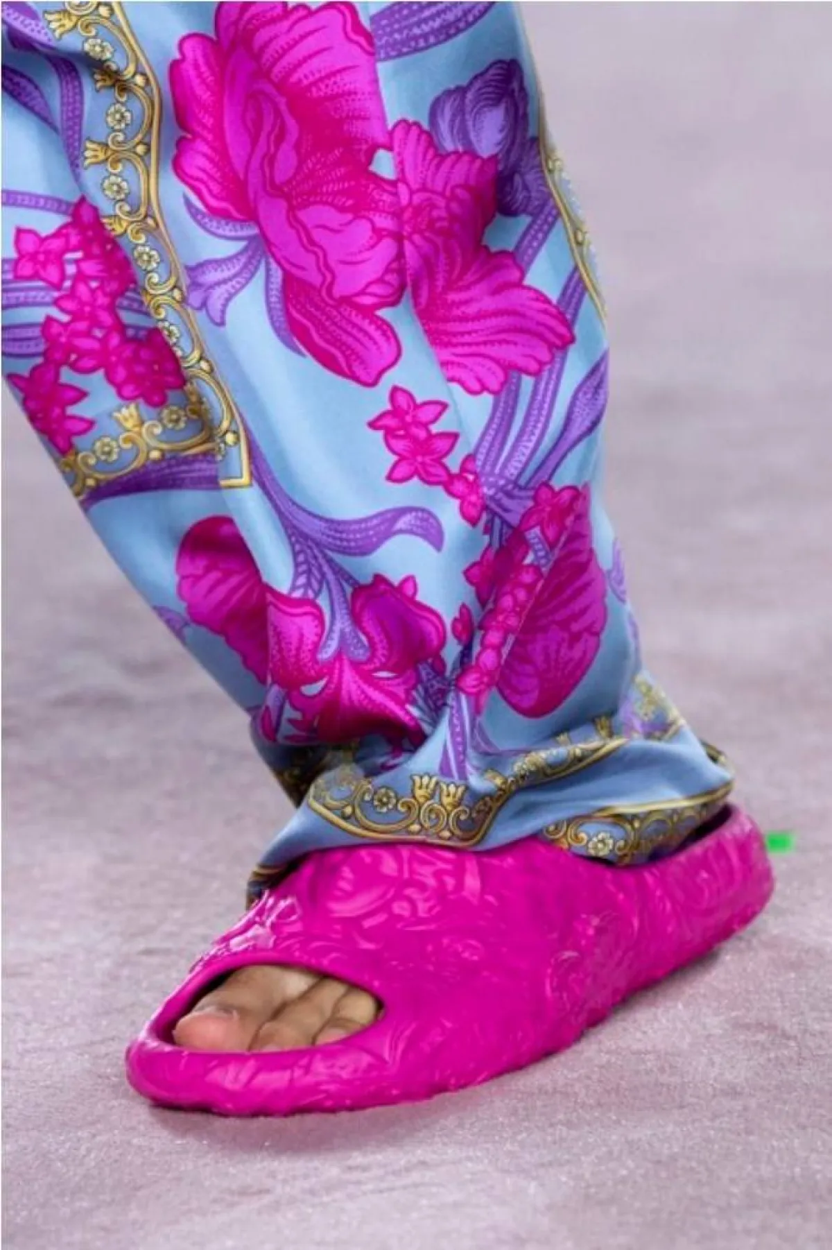 أحذية سلايد من فيرساتشي Versace