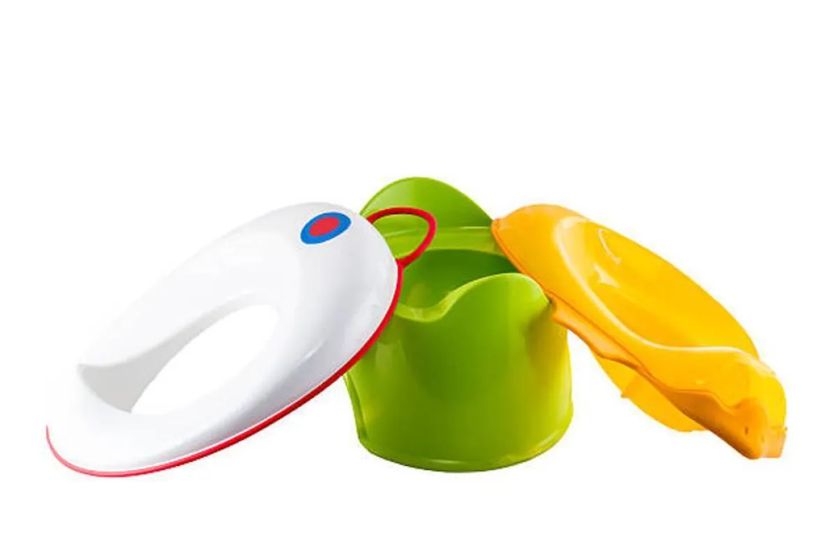 صور مختلفة لأدوات تدريب الطفل على الحمام