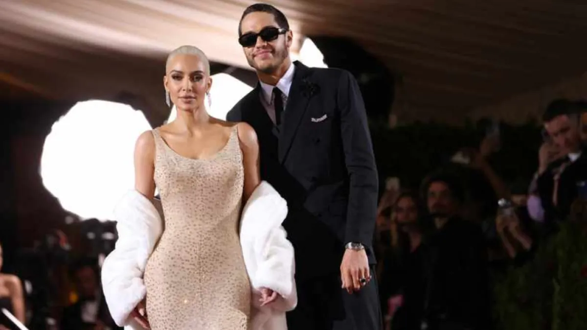 كيم كارداشيان وبيت ديفيدسون