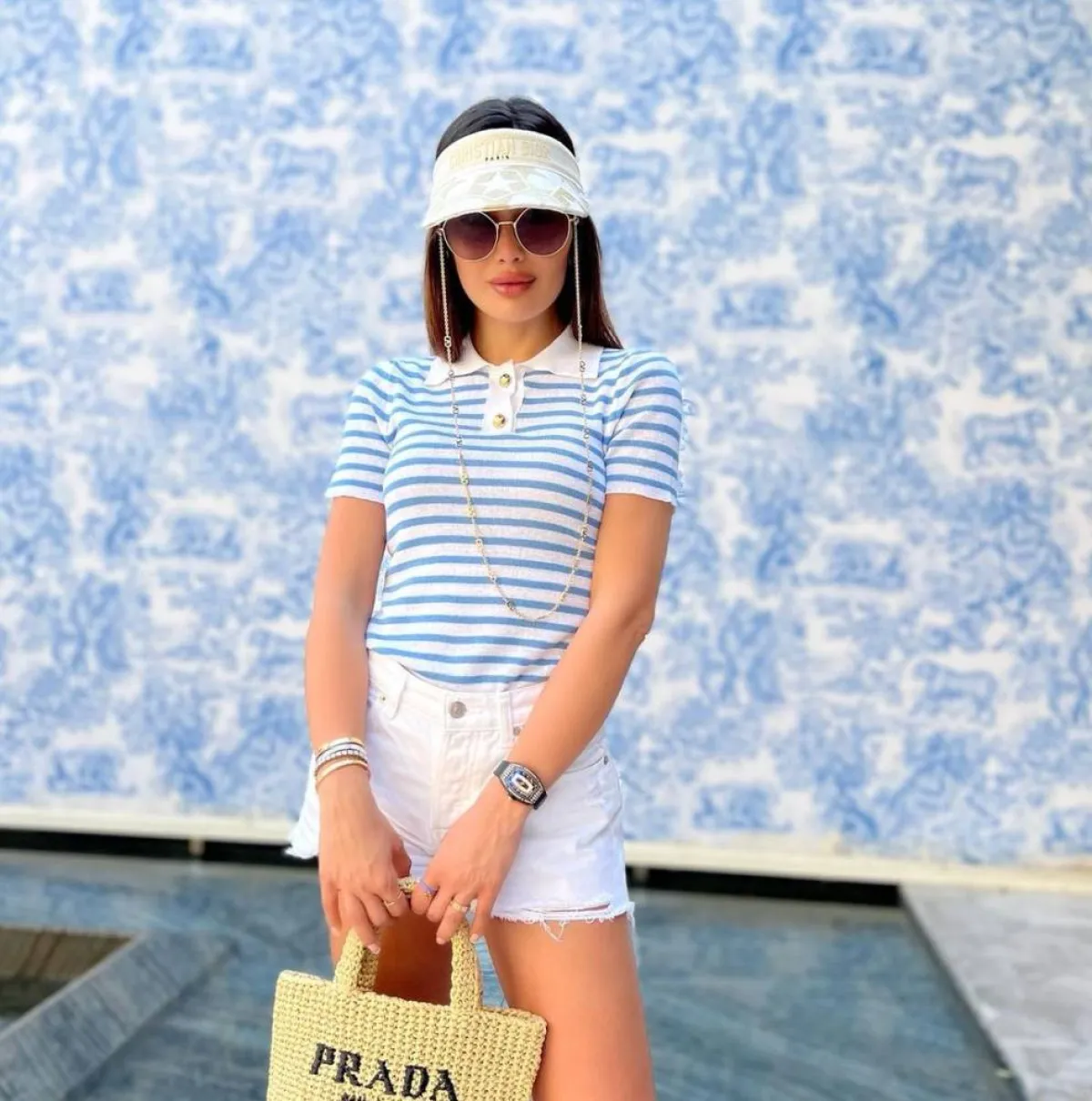 جيسيكا عازار بإطلالة صيفية كاجوال 