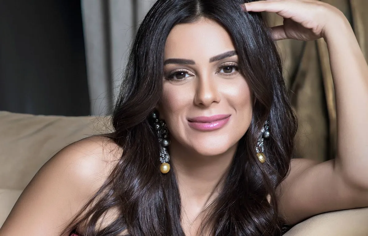 قدَّمتْ أداءً استثنائيّاً في «قواعد الطَّلاق الـ 45» إنجي المقدم: حاولت أن أثبت أنني جديرة بالبطولة المطلقة