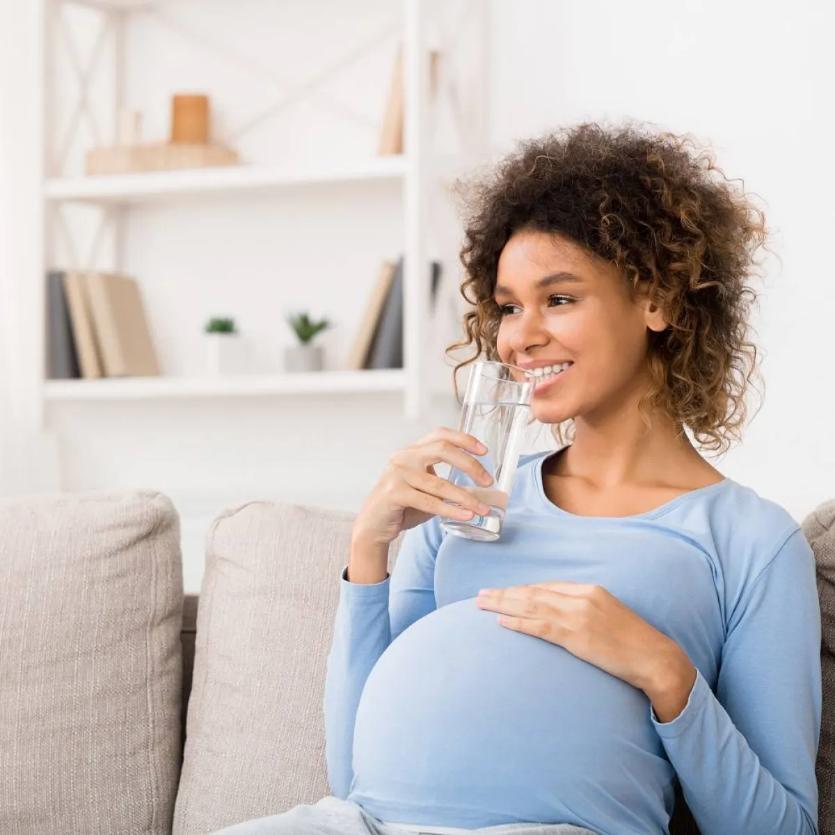 صورة لحامل تشرب الماء