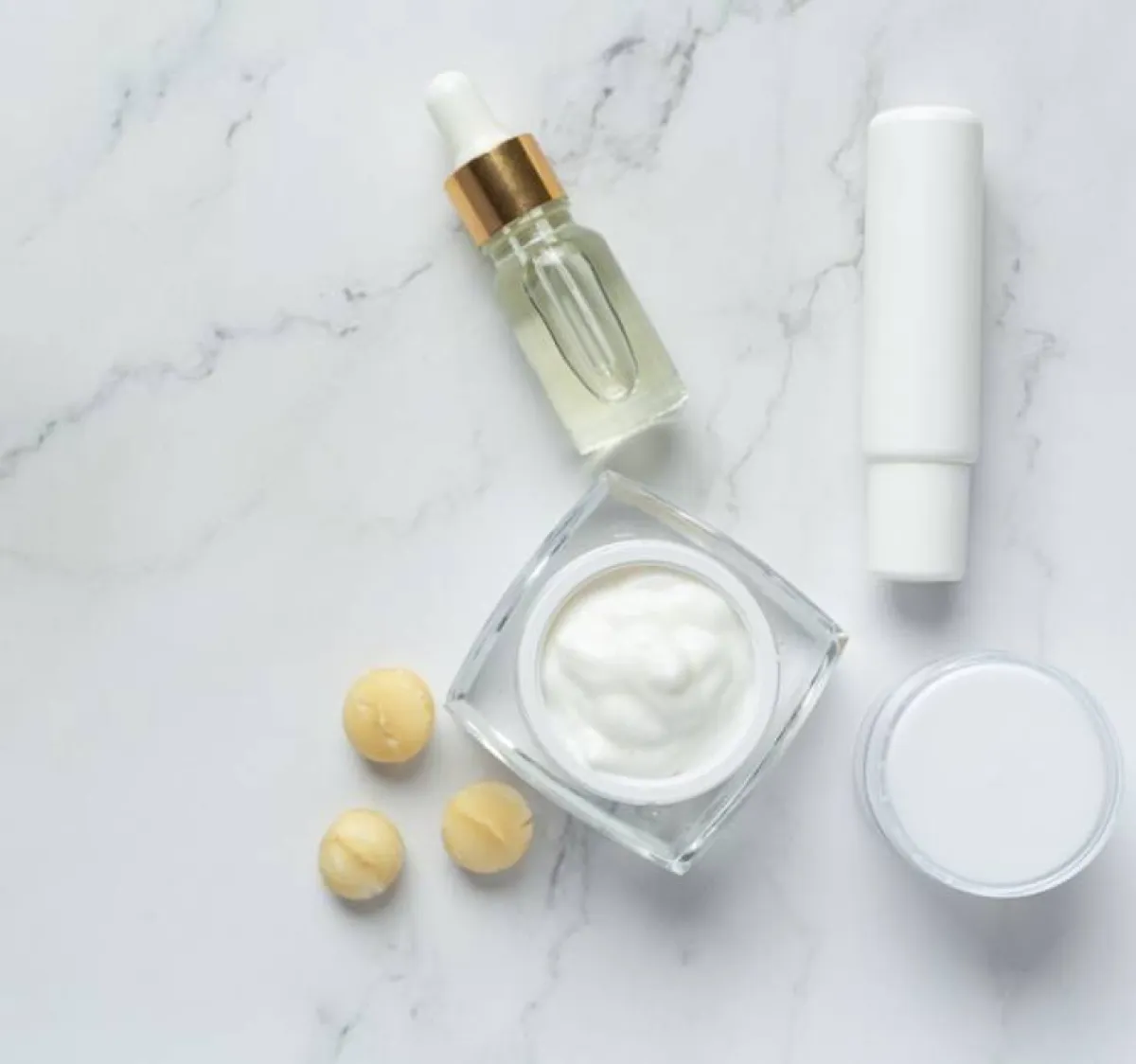 المايونيز وزيت جوز الهند لتنعيم الشعر