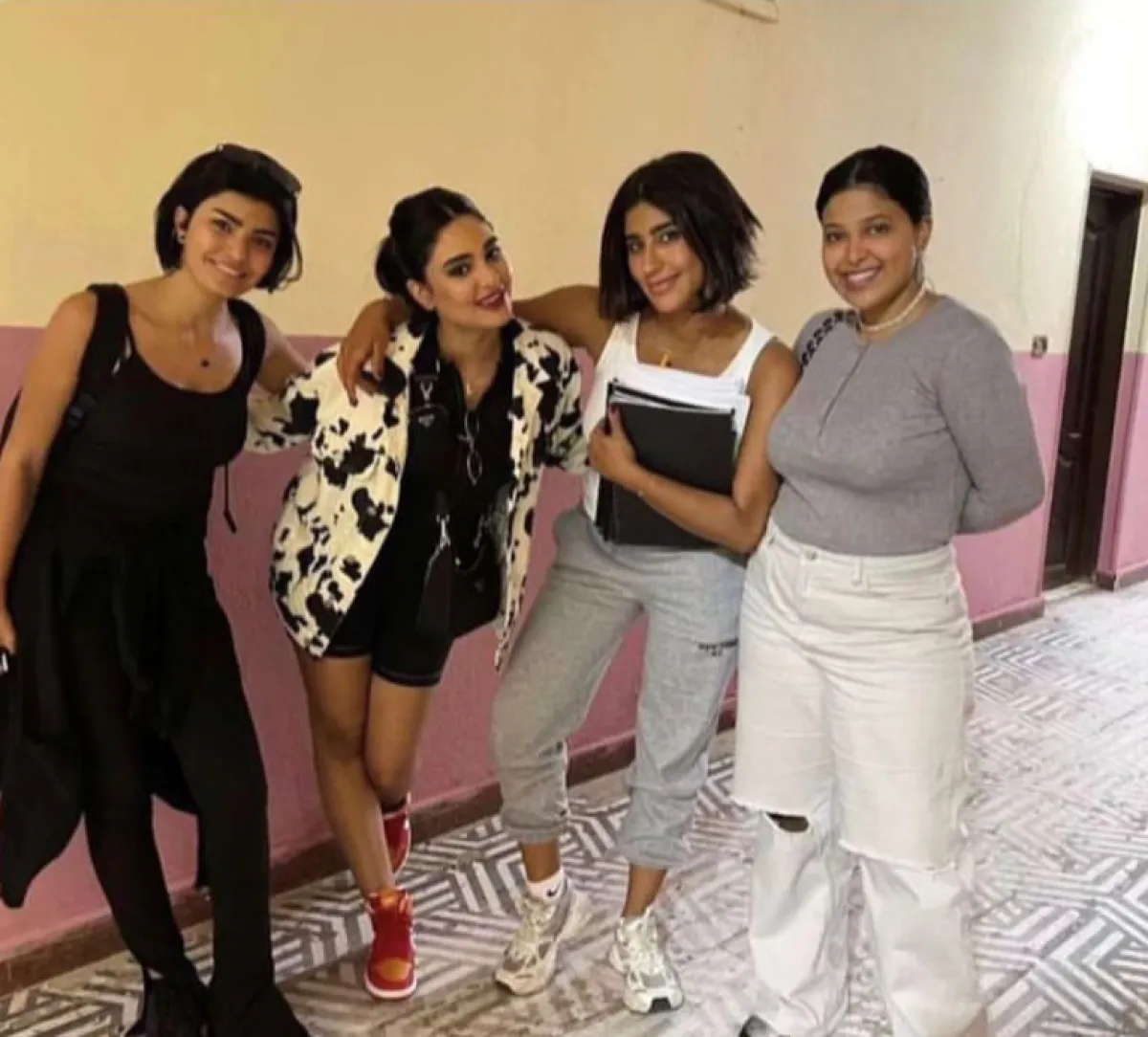 ميلا الزهراني وبطلات العمل- الصورة من حسابها على الانستغرام