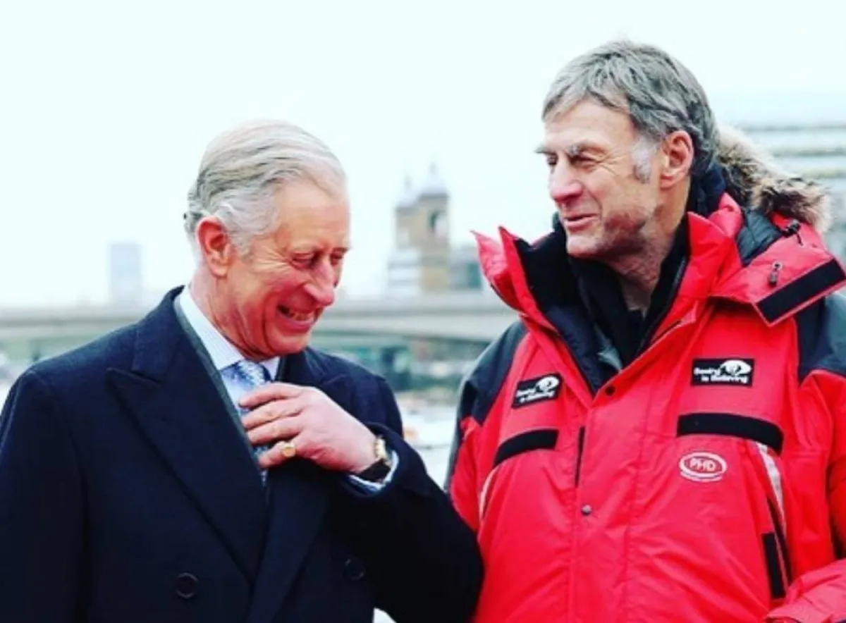 الأمير تشارلز والسير رانولف فينيس- الصورة من موقع Show Bizz 411