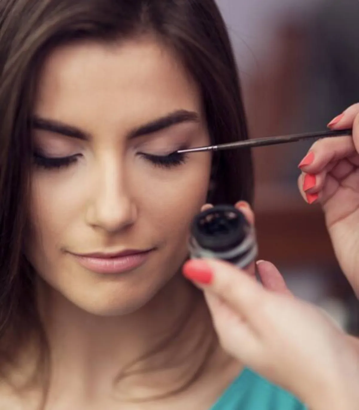 طريقة لعمل ماسكرا بالكحل