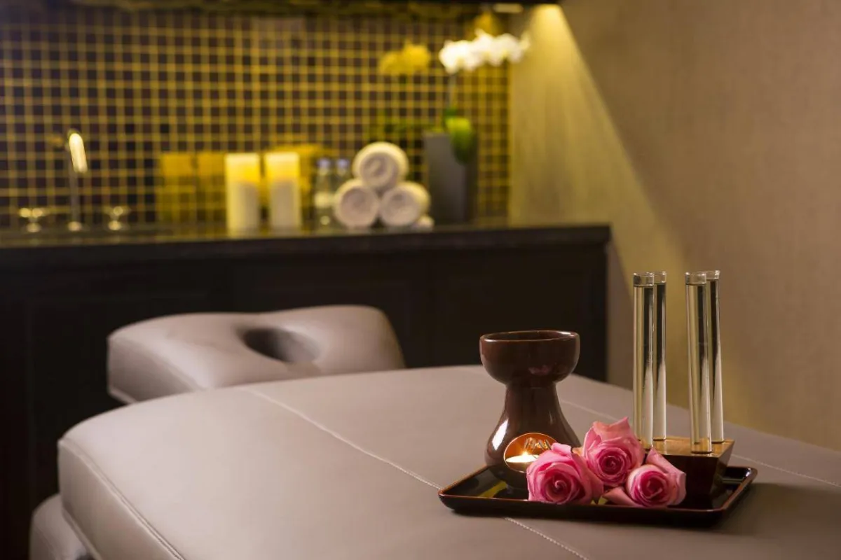 "السبا" في فندق فورسيزونز الرياض