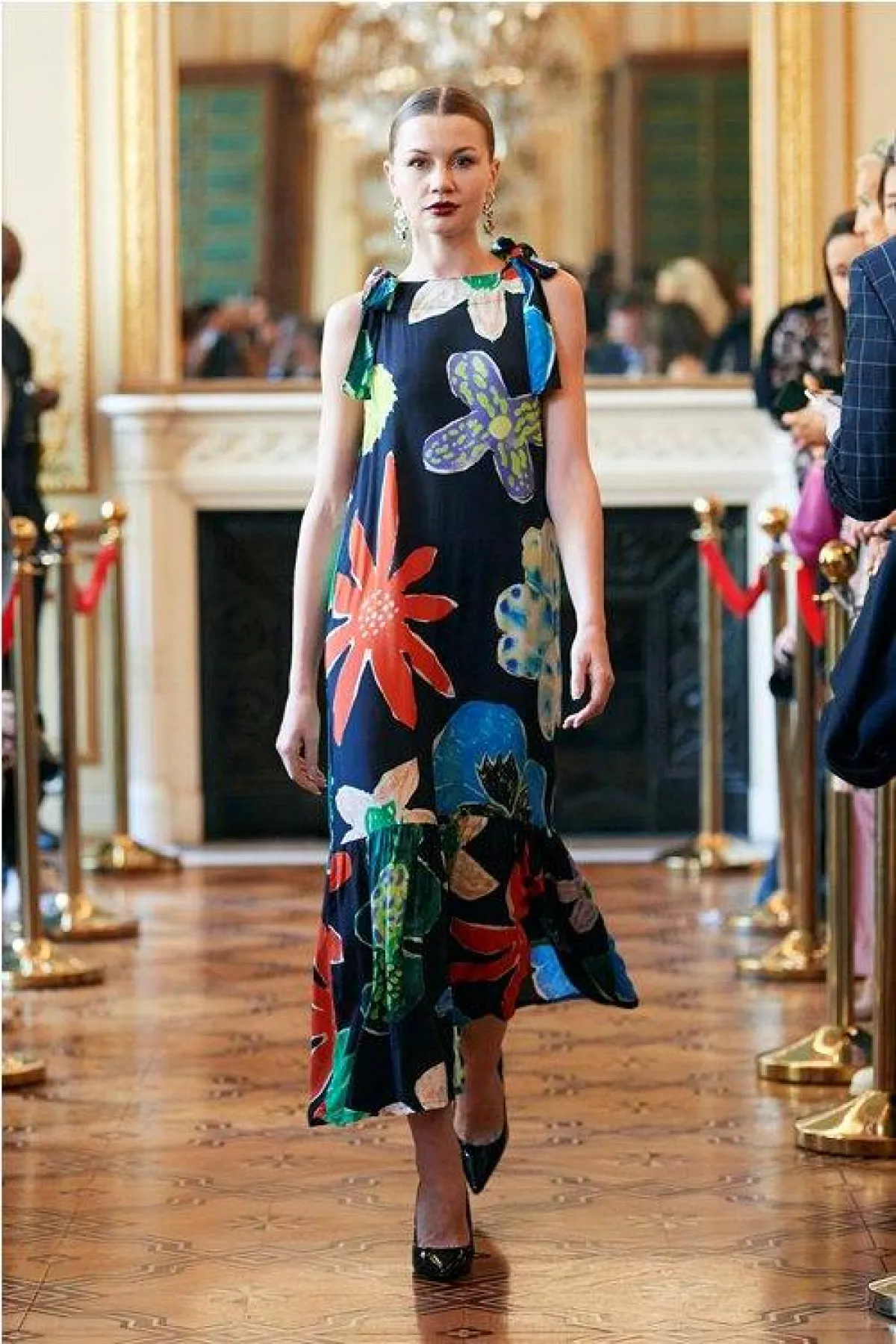 فستان مورّد من تارا واللي  Tara Whalley