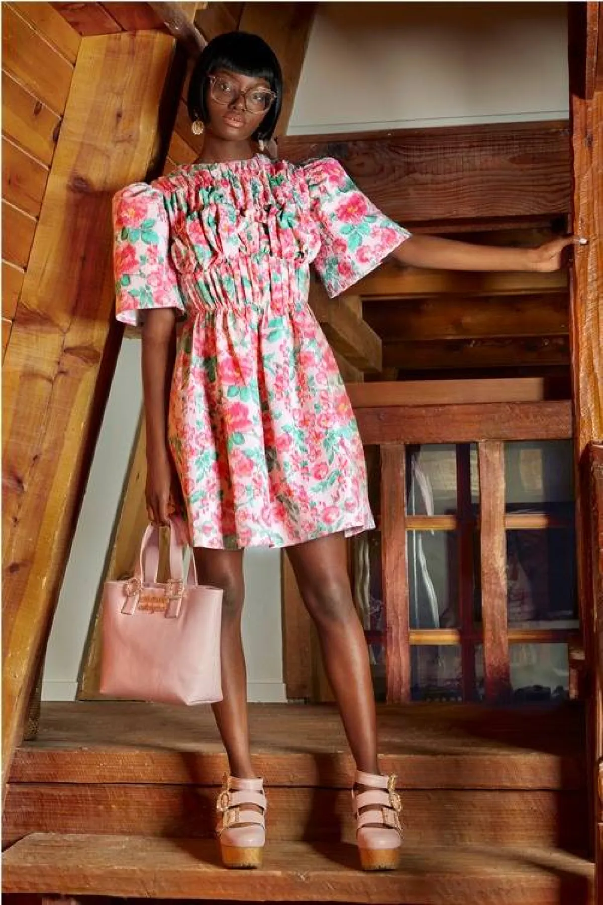 فستان مورّد قصير من أوتون أديغبو   Autumn Adeigbo